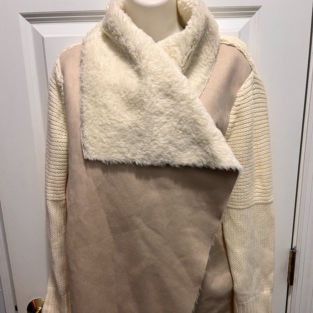 Umgee NWT large cascade collar faux suede and knit creme sweater